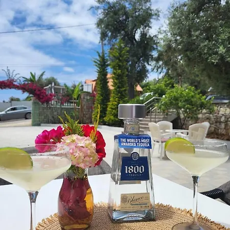 Augustus 3* דרמי