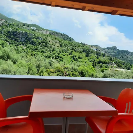 Augustus מלון 3*