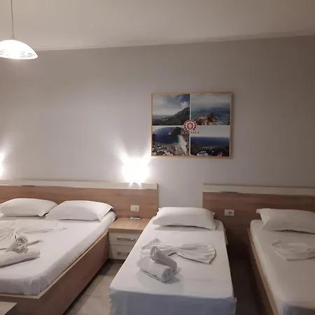 Augustus מלון 3*