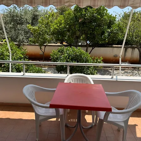 Augustus 3* דרמי