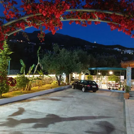 מלון Augustus דרמי