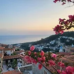 Augustus Otel Dhërmi