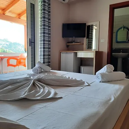 호텔 Augustus Dhërmi