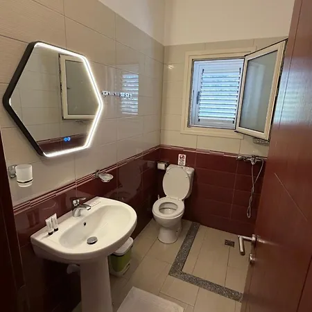Augustus Hotel 3*