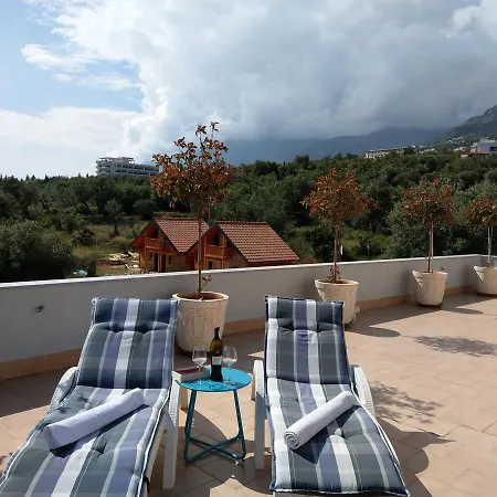 Hotel Augustus Dhërmi