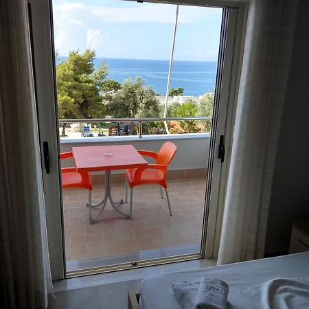 Augustus Hotel