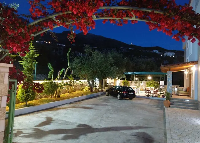 Hotel Augustus Dhërmi